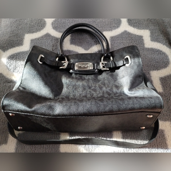 Michael Kors, Signature MK Logo Hamilton Tote - Picture 9 of 16